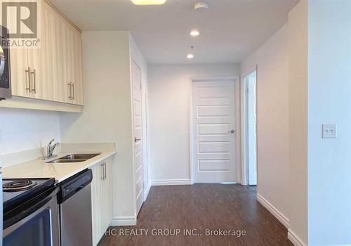 901 - 158 King Street N, Kitchener, ON - Indoor Photo Showing Kitchen With Double Sink