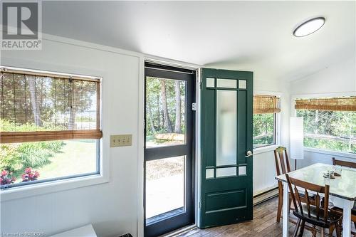 251 Shoreline Avenue, Oliphant, ON - Indoor Photo Showing Dining Room