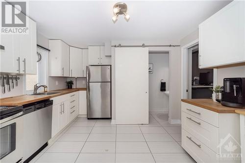 292 Richelieu Avenue, Ottawa, ON - Indoor Photo Showing Kitchen