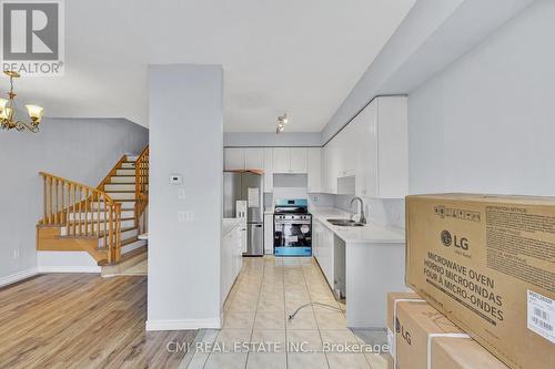 38 Gristone Crescent, Toronto, ON - Indoor Photo Showing Kitchen