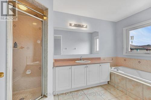 38 Gristone Crescent, Toronto, ON - Indoor Photo Showing Bathroom