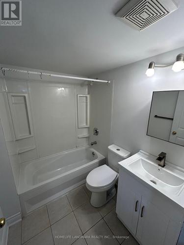 5421 Coldspring Way, Mississauga, ON - Indoor Photo Showing Bathroom