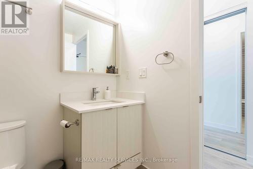 1106 - 4675 Metcalfe Avenue, Mississauga, ON - Indoor Photo Showing Bathroom