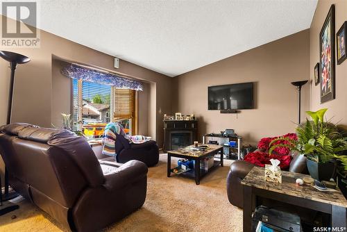 3031 Ford Street E, Regina, SK - Indoor Photo Showing Living Room