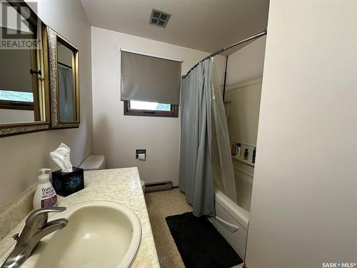 71 Assiniboia Street, Eyebrow, SK - Indoor Photo Showing Bathroom