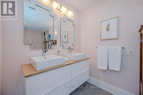 149 Miller Drive, Hamilton, ON - Indoor Photo Showing Bathroom