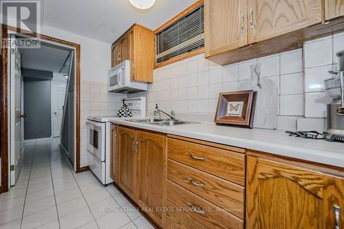 149 Miller Drive, Hamilton, ON - Indoor Photo Showing Kitchen With Double Sink