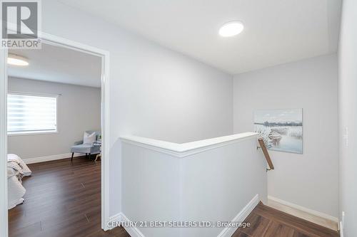 3358 Mikalda Road, Burlington, ON - Indoor Photo Showing Other Room