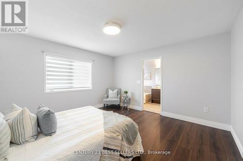 3358 Mikalda Road, Burlington, ON - Indoor Photo Showing Bedroom