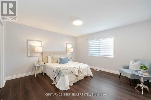 3358 Mikalda Road, Burlington, ON - Indoor Photo Showing Bedroom