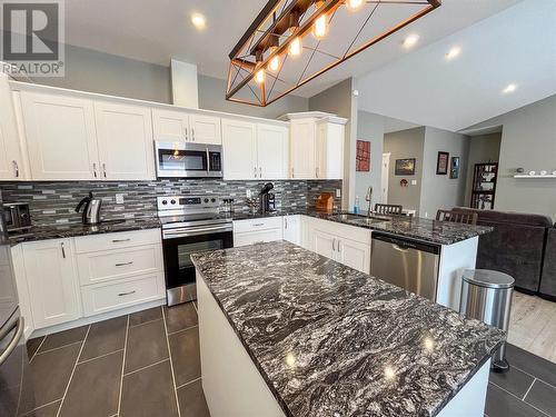 5311 49 Street, Pouce Coupe, BC - Indoor Photo Showing Kitchen With Upgraded Kitchen