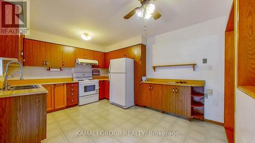 91 Fergus Avenue, Richmond Hill, ON - Indoor Photo Showing Kitchen