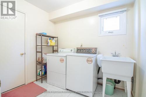 104 Bernard Avenue, Richmond Hill, ON - Indoor Photo Showing Laundry Room