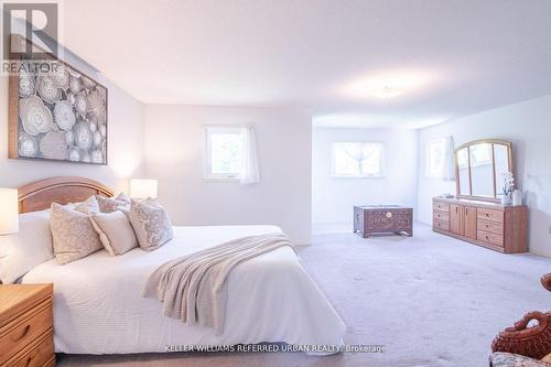 104 Bernard Avenue, Richmond Hill, ON - Indoor Photo Showing Bedroom