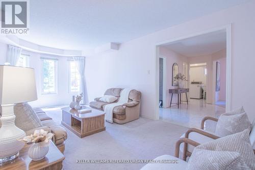 104 Bernard Avenue, Richmond Hill, ON - Indoor Photo Showing Living Room