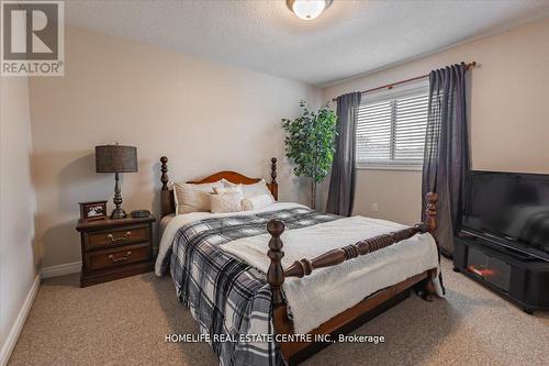 48 Prince Of Wales Drive, Barrie, ON - Indoor Photo Showing Bedroom