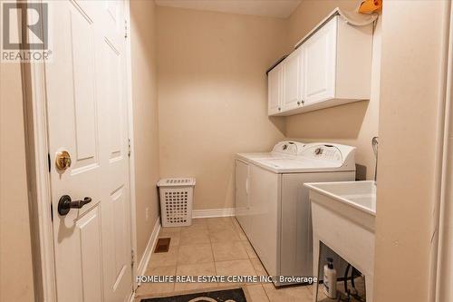 48 Prince Of Wales Drive, Barrie, ON - Indoor Photo Showing Laundry Room