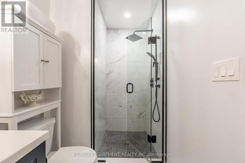 7575 Milburough Line, Milton (Campbellville), ON - Indoor Photo Showing Bathroom