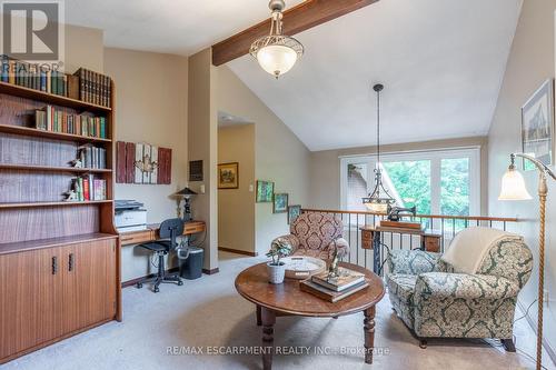 7575 Milburough Line, Milton (Campbellville), ON - Indoor Photo Showing Living Room