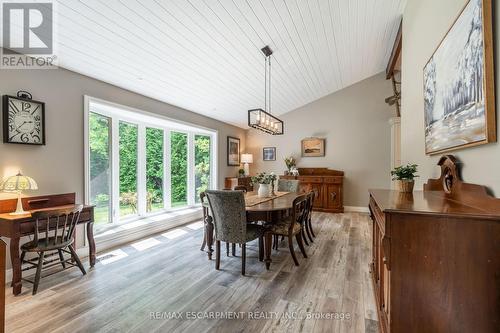 7575 Milburough Line, Milton, ON - Indoor Photo Showing Dining Room