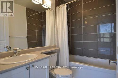 1806 - 3525 Kariya Drive, Mississauga, ON - Indoor Photo Showing Bathroom