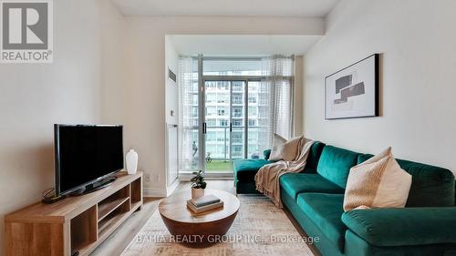 1605 - 1910 Lake Shore Boulevard W, Toronto, ON - Indoor Photo Showing Living Room