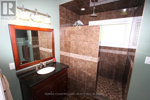 19 North Taylor Road, Kawartha Lakes, ON - Indoor Photo Showing Bathroom
