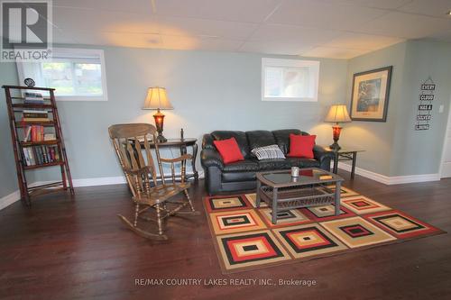 19 North Taylor Road, Kawartha Lakes, ON - Indoor Photo Showing Living Room