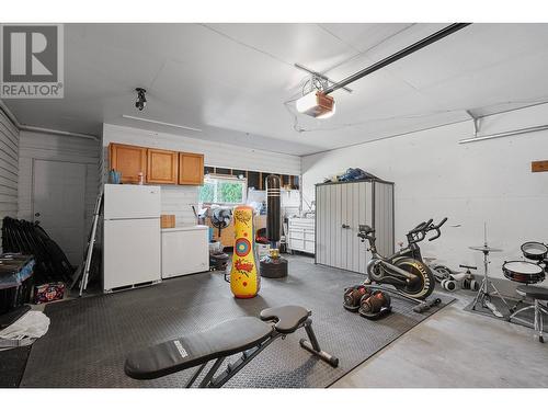 2082 Manuel Road, West Kelowna, BC - Indoor Photo Showing Garage