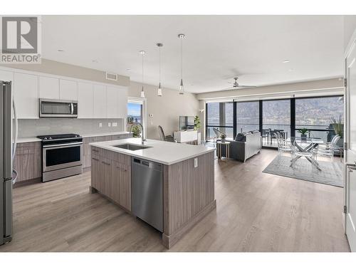 3475 Granite Close Unit# 316, Kelowna, BC - Indoor Photo Showing Kitchen