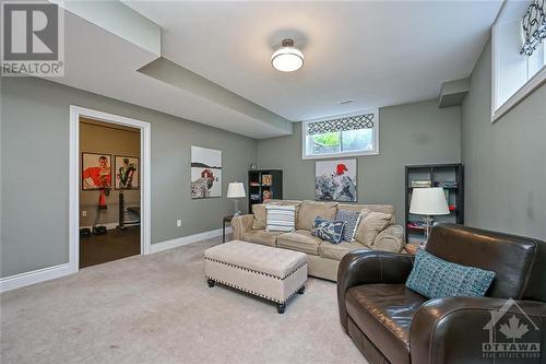 25 Montavista Avenue, Ottawa, ON - Indoor Photo Showing Living Room