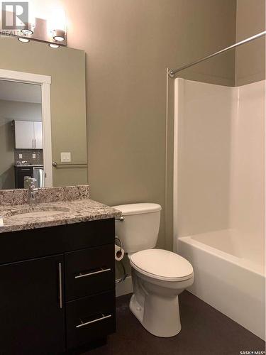 103 415 Maningas Bend, Saskatoon, SK - Indoor Photo Showing Bathroom