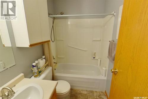 B 1309 98Th Street, Tisdale, SK - Indoor Photo Showing Bathroom