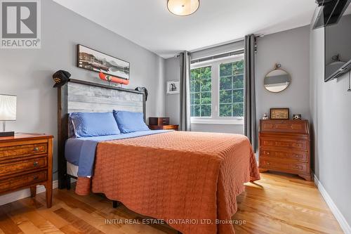 35 Paperbirch Crescent, London, ON - Indoor Photo Showing Bedroom