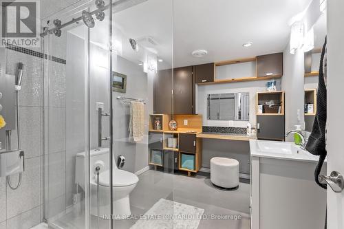 35 Paperbirch Crescent, London, ON - Indoor Photo Showing Bathroom