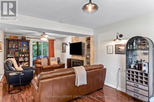 35 Paperbirch Crescent, London, ON - Indoor Photo Showing Living Room With Fireplace