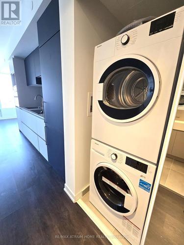 3606 - 319 Jarvis Street, Toronto, ON - Indoor Photo Showing Laundry Room