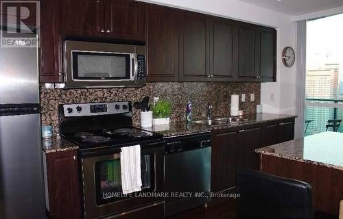 3603 - 215 Fort York Boulevard, Toronto, ON - Indoor Photo Showing Kitchen With Upgraded Kitchen