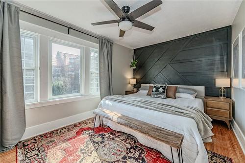 94 Holton Avenue S, Hamilton, ON - Indoor Photo Showing Bedroom