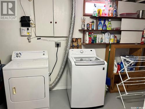 2706 Arlington Avenue, Saskatoon, SK - Indoor Photo Showing Laundry Room