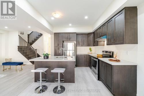 24 - 120 Vineberg Drive, Hamilton, ON - Indoor Photo Showing Kitchen