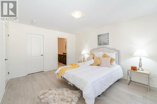 24 - 120 Vineberg Drive, Hamilton, ON - Indoor Photo Showing Bedroom