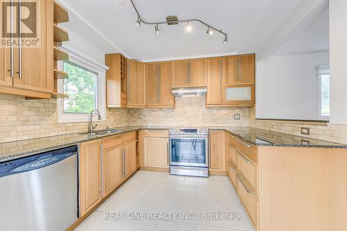 2577 Innisfil Road, Mississauga, ON - Indoor Photo Showing Kitchen With Double Sink
