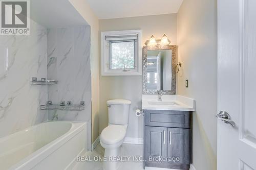 2577 Innisfil Road, Mississauga, ON - Indoor Photo Showing Bathroom