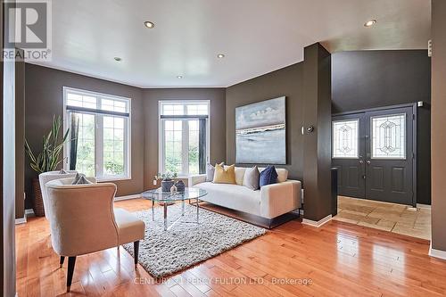 2004 Royal Road, Pickering, ON - Indoor Photo Showing Living Room