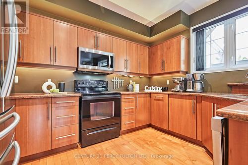 2004 Royal Road, Pickering, ON - Indoor Photo Showing Kitchen