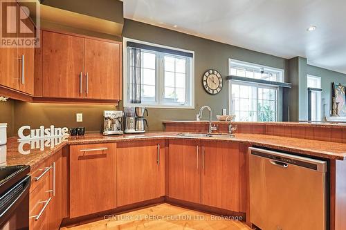 2004 Royal Road, Pickering, ON - Indoor Photo Showing Kitchen With Double Sink