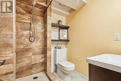 2004 Royal Road, Pickering, ON - Indoor Photo Showing Bathroom