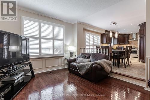 1232 Hammond Street, Burlington, ON - Indoor Photo Showing Living Room