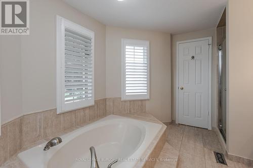 1232 Hammond Street, Burlington, ON - Indoor Photo Showing Bathroom